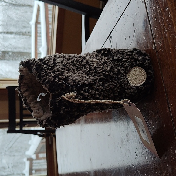 NWT, Live Oak Brand, Women's, slippers or bedroom shoes, Size Large, Charcoal. - Picture 3 of 10